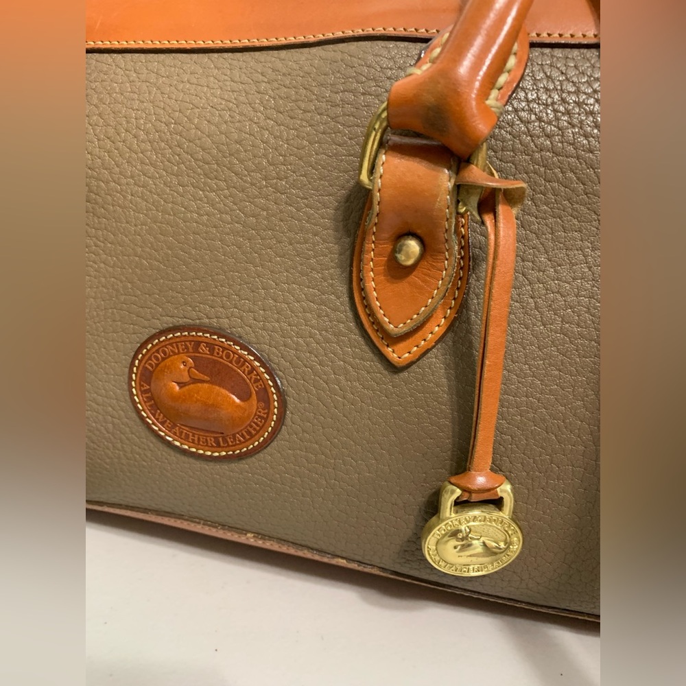 💕👜Vintage Dooney & Bourke Bag & Matching Wallet - Picture 9 of 16